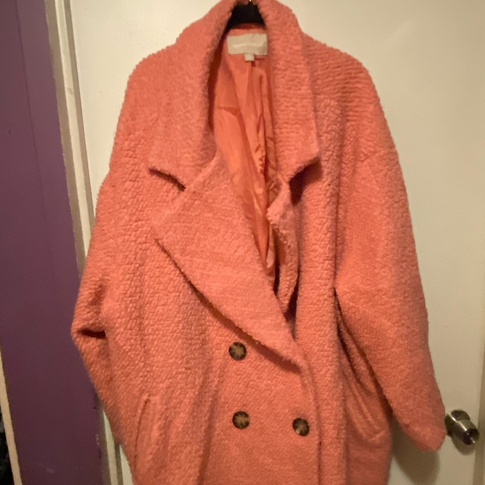 Pink boucle over sized pink coat. Size is 30/32
